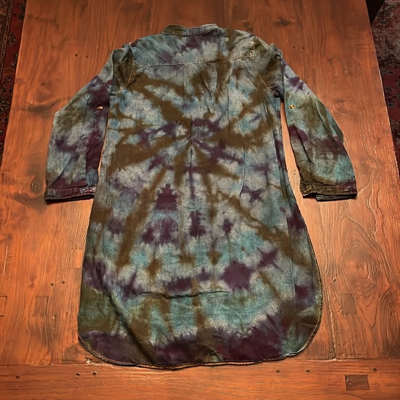 Tie-Dye Denim Long Shirt Women’s Size Medium - Picture 3 of 6